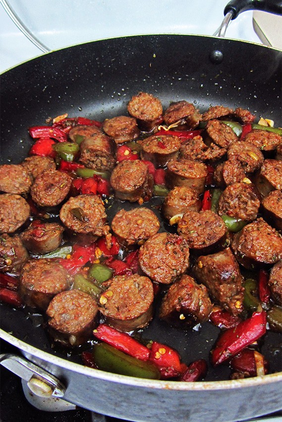 sliced sausage and peppers