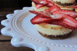 Low Carb Strawberry Almond Cheesecakes