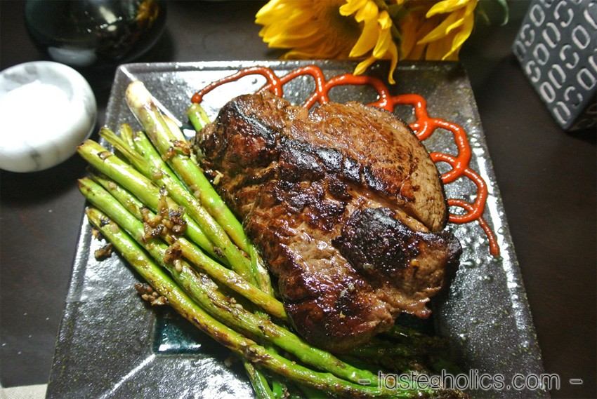 Filet Mignon & Garlic Asparagus