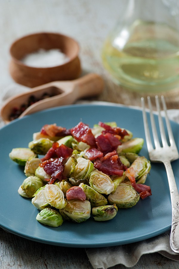 Low Carb Roasted Brussels Sprouts with Bacon