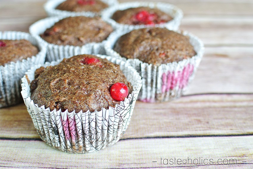 Low Carb Currant Flaxseed Muffins