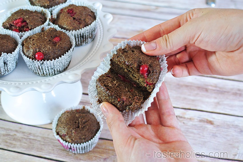 Currant Flaxseed Muffins - low carb breakfast muffins