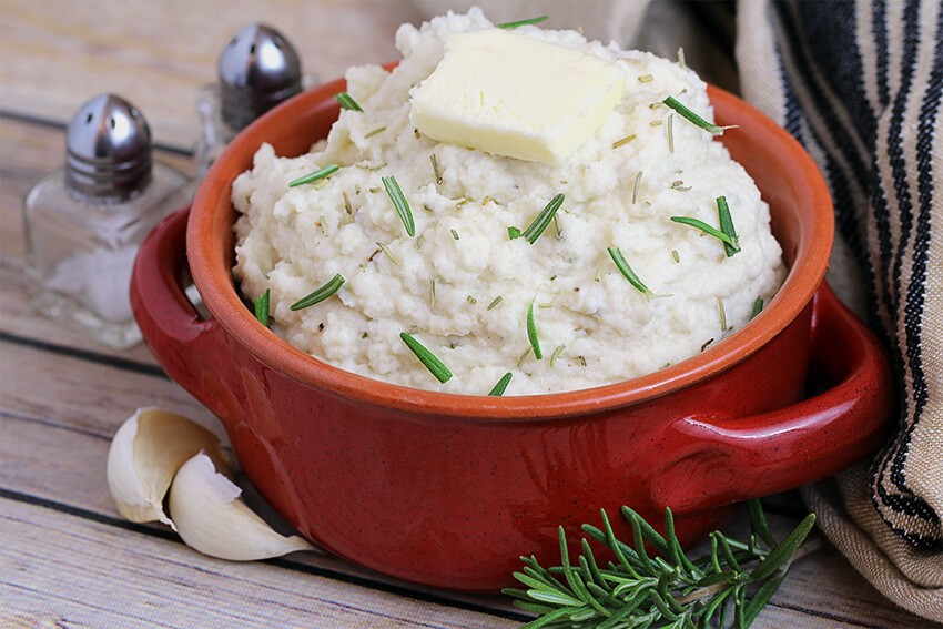 Low Carb Roasted Garlic & Rosemary Cauliflower Mash