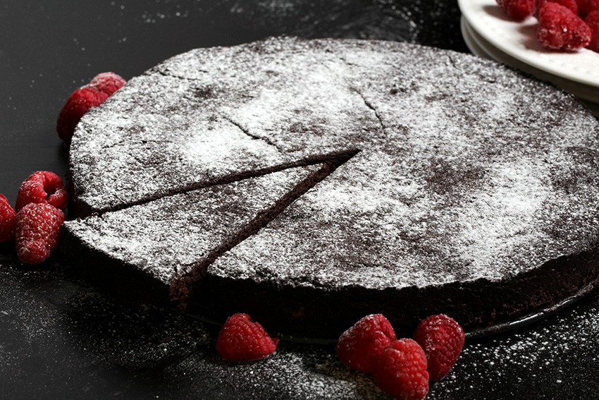 Low Carb Flourless Chocolate Cake