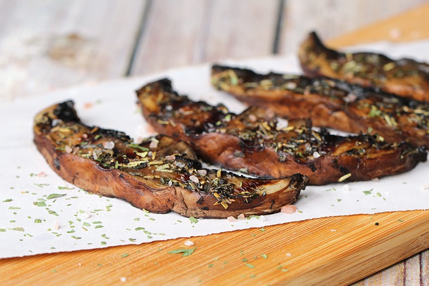 Keto Mediterranean Grilled Portobello Mushrooms