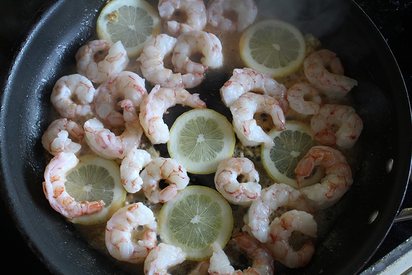 Cook lemons and shrimp