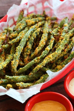 Green Bean Fries - Low Carb & Gluten Free Side - Healthy Recipes from www.tasteaholics.com