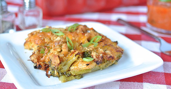 Keto Cheddar Chicken & Broccoli Casserole [VIDEO] | Tasteaholics