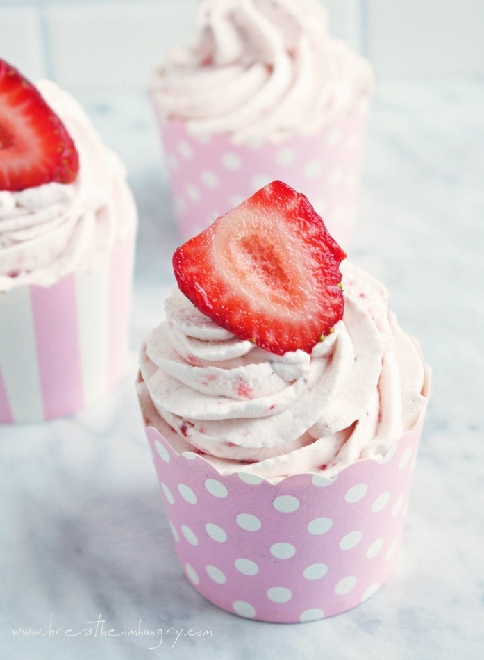 Keto Strawberry Mug Cake