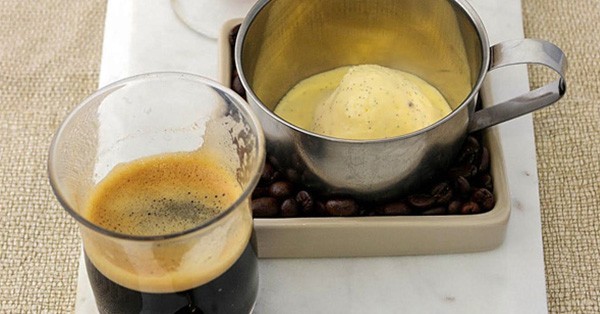 Keto & Low Carb Affogato - Coffee & Ice Cream Dessert