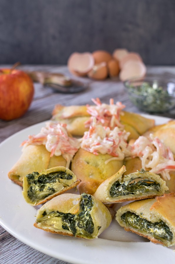 Keto Cheesy Spinach Rolls with Apple Slaw