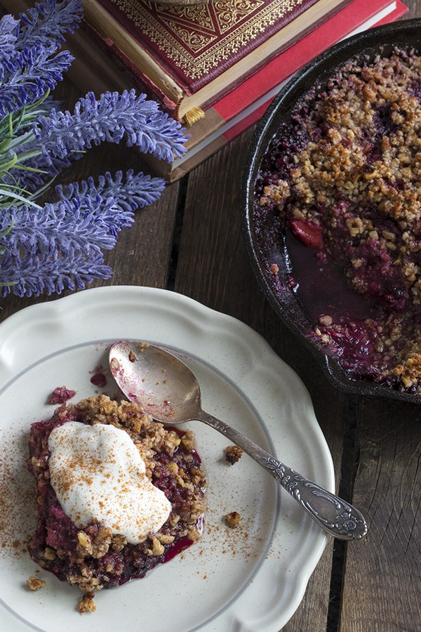 Low Carb and Sugar-Free Skillet Berry Crumble