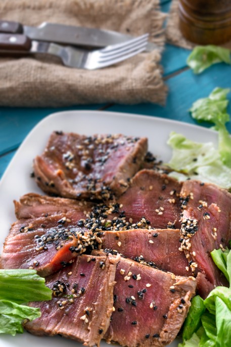 Keto Seared Tuna Steak Recipe | Tasteaholics