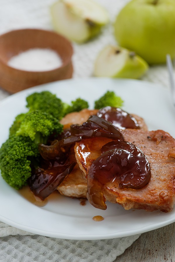 Low Carb Pork Chops With Maple Spiced Apples