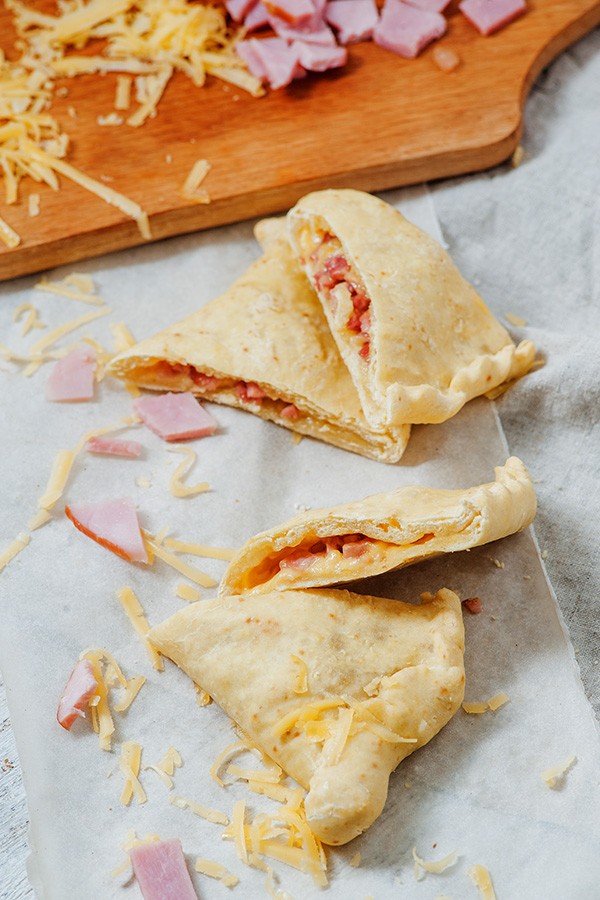 Low Carb Ham and Cheddar Calzones