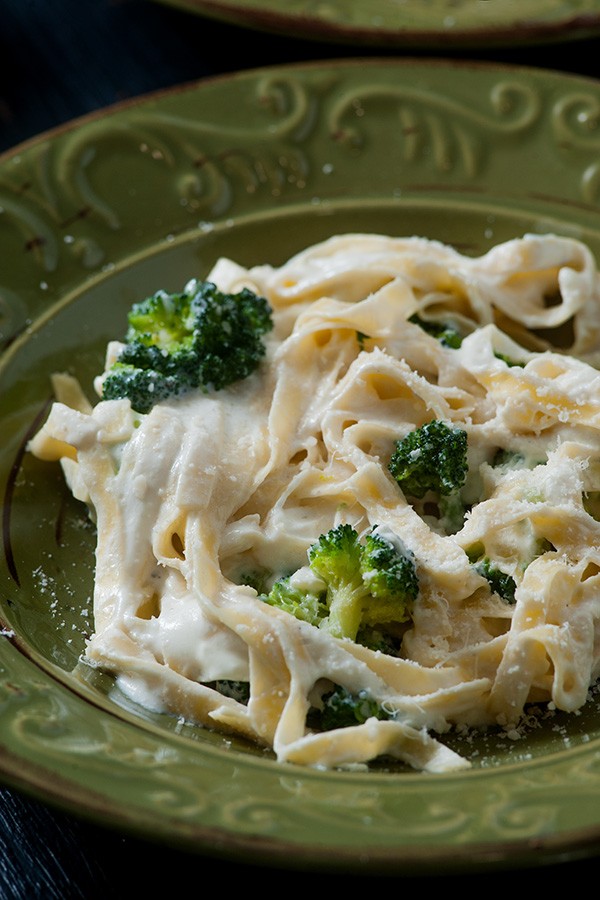 Keto Miracle Noodle Broccoli Alfredo