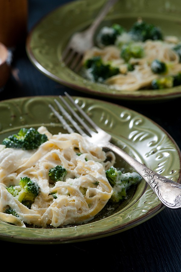Low Carb Miracle Noodle Broccoli Alfredo