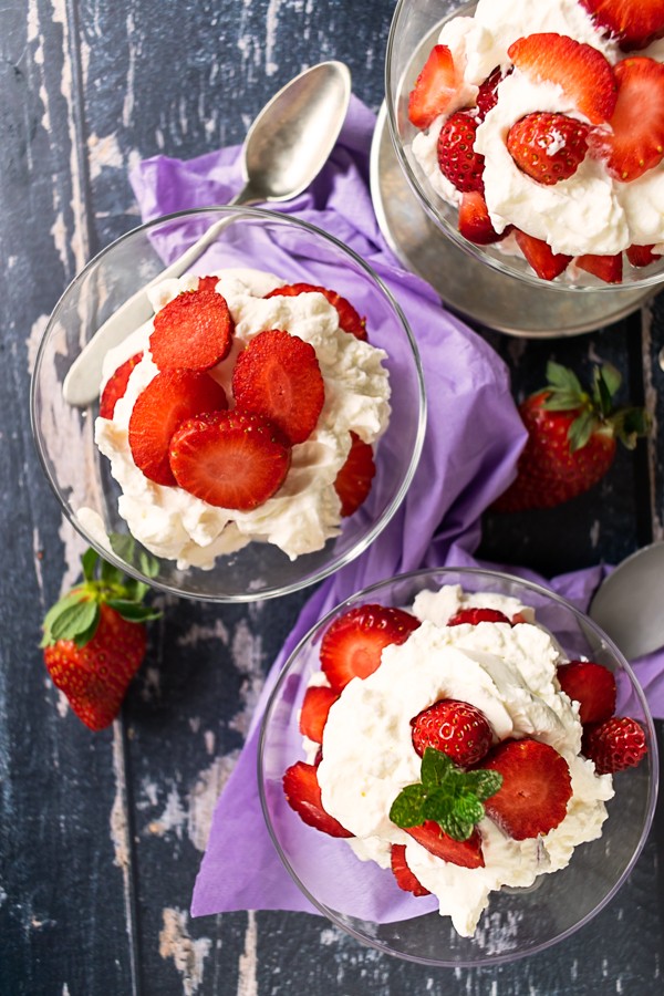 Keto Strawberry Cheesecake Parfaits