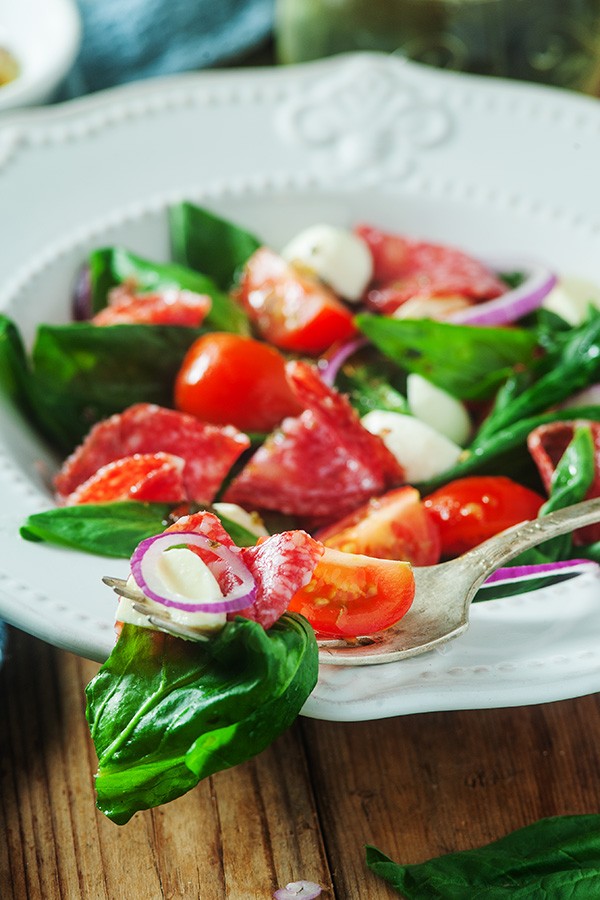 Low Carb Italian Spinach Salad with Pepperoni