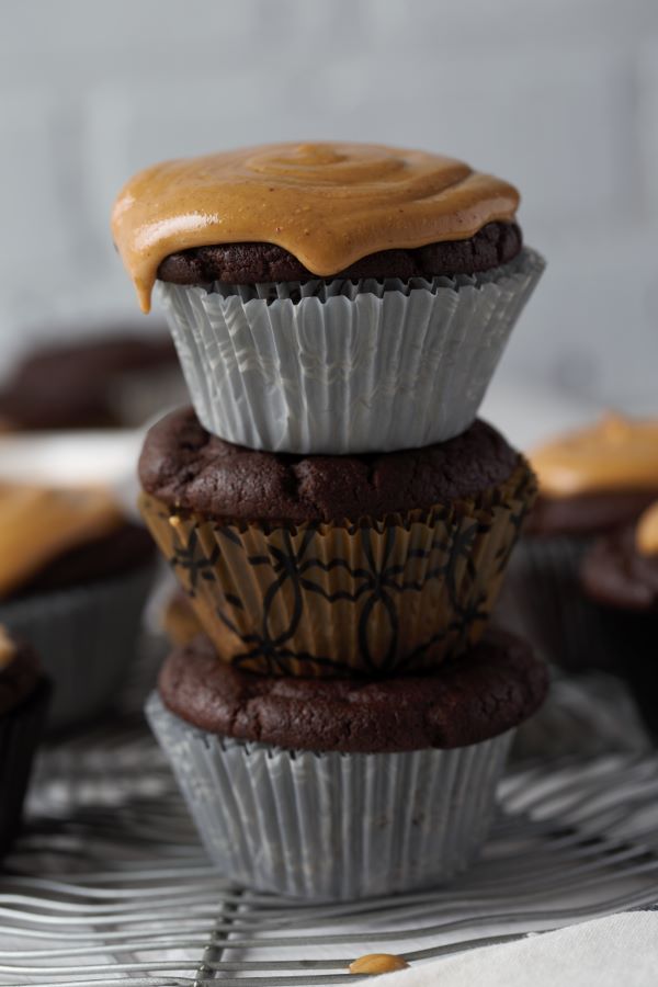 Keto Peanut Butter Chocolate Cupcakes