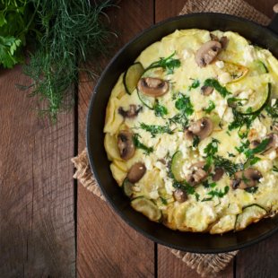 Frittata with mushrooms, zucchini and cheese