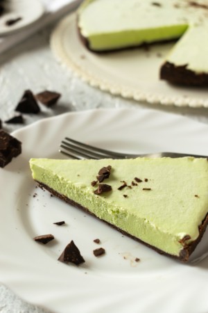 Keto No-Bake Minty Grasshopper Pie