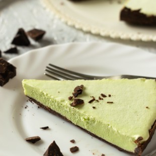 Keto No-Bake Minty Grasshopper Pie