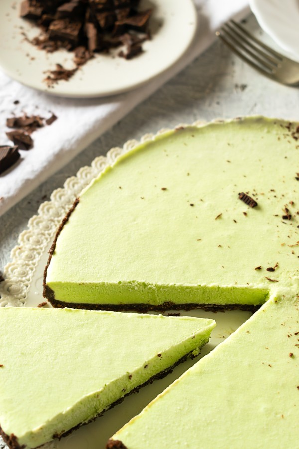 Low Carb No-Bake Minty Grasshopper Pie