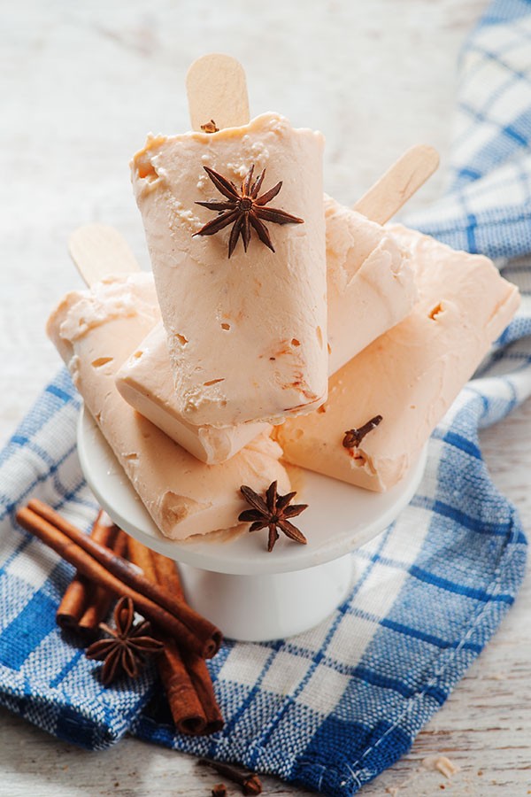 Low Carb Pumpkin Pie Popsicles