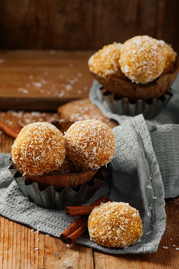 Low Carb Carrot Cake Energy Balls