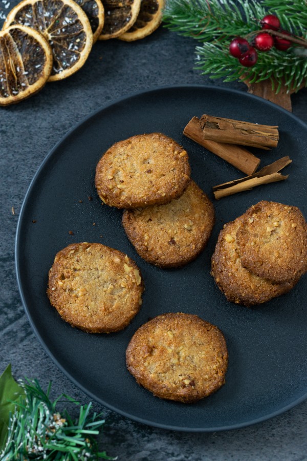 Maple Pecan Shortbread Cookies